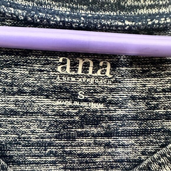 Ana small top‎ - Picture 4 of 6